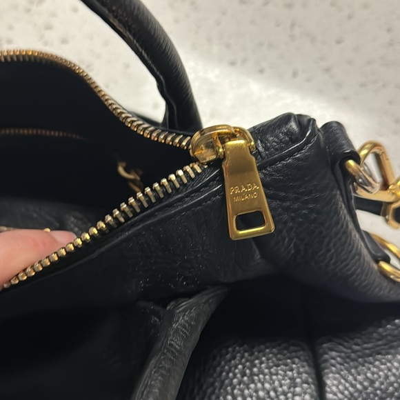 PRADA Vitello Daino Tote black leather with crossbody strap great condition - Picture 15 of 15